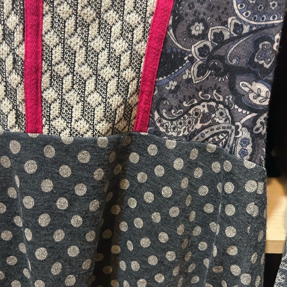 Patterned Button-Up Cardigan - Picture 4 of 5